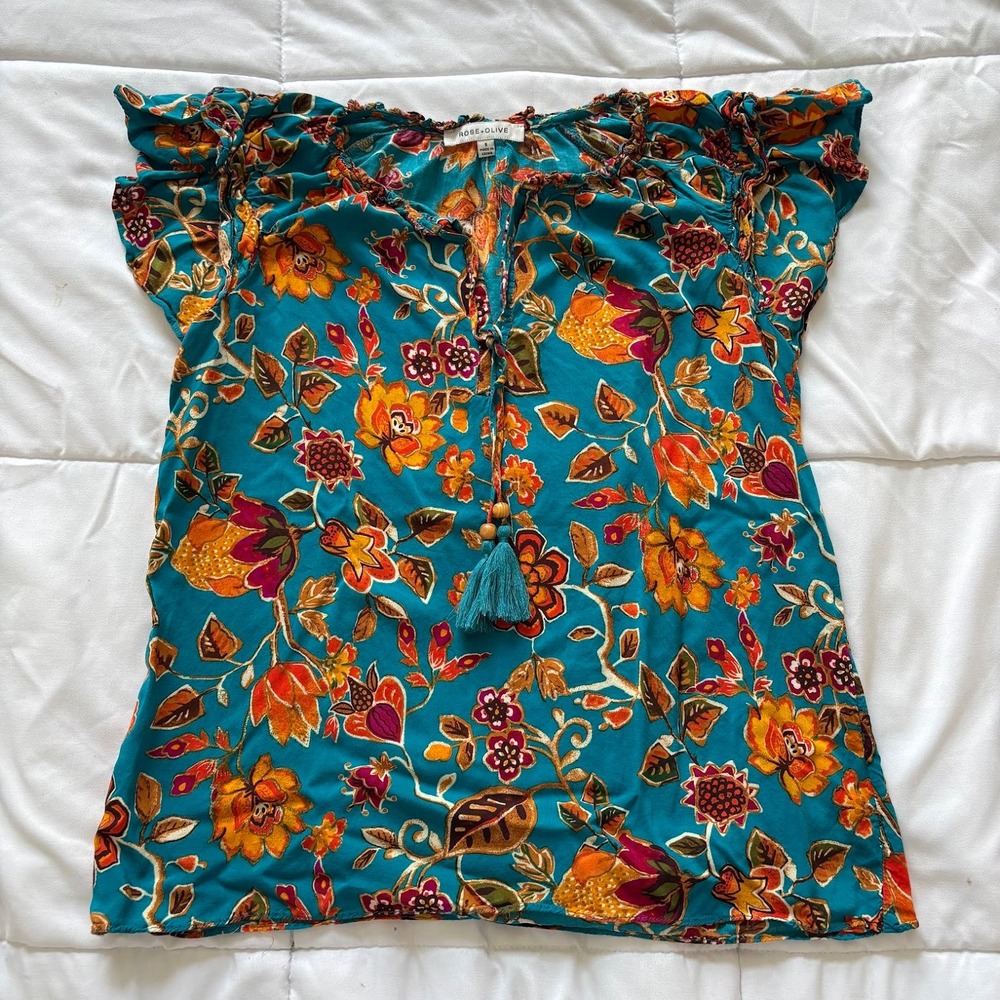 Rose + Olive Blouse Top Small Blue Floral‎ Boho Flutter Sleeve Hippie Feminine
